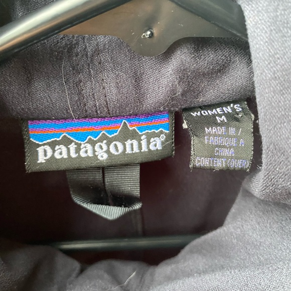 Patagonia Rain jacket Women’s Medium - Picture 2 of 4